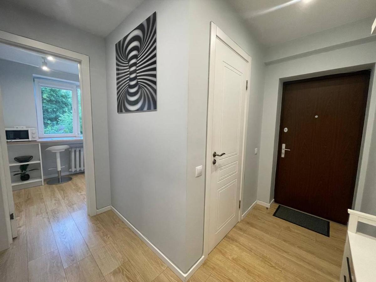 Апартаменти Modern 1Br Haven Near Two Parks Рига Екстер'єр фото