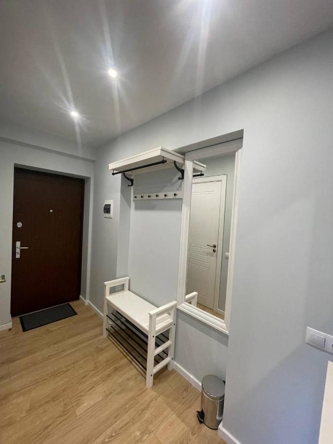 Апартаменти Modern 1Br Haven Near Two Parks Рига Екстер'єр фото